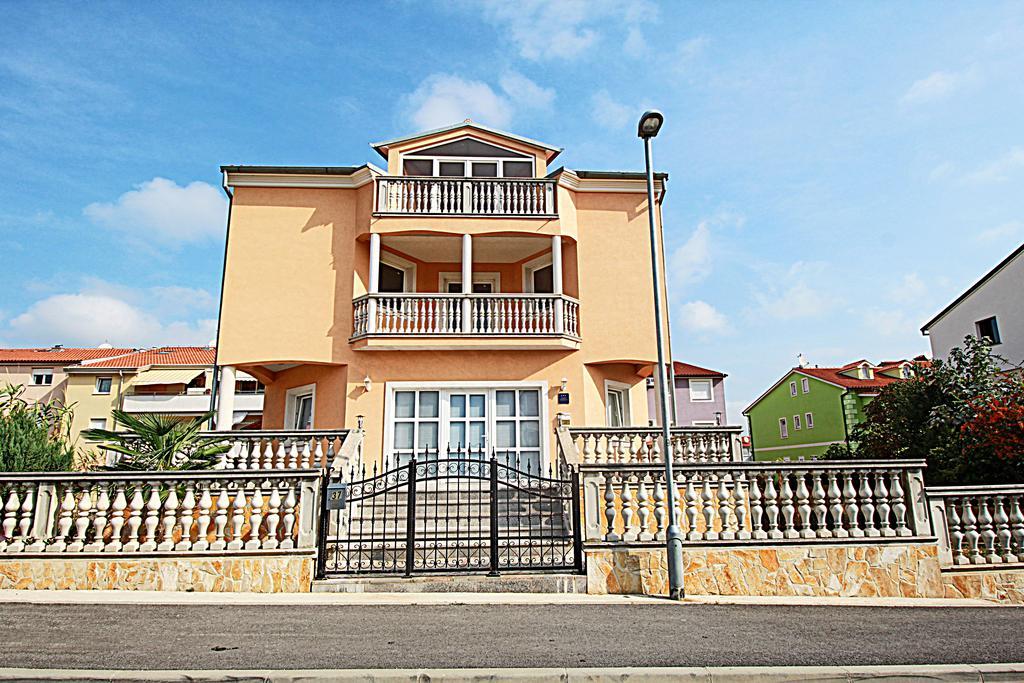 Apartment Vukadin Пула Екстериор снимка
