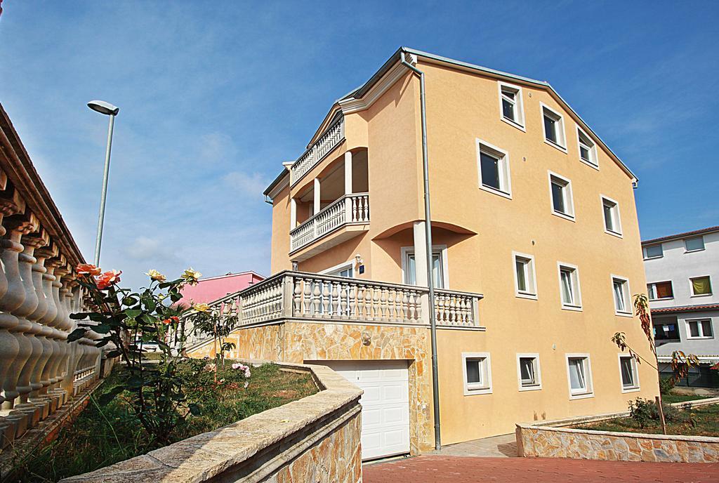 Apartment Vukadin Пула Екстериор снимка