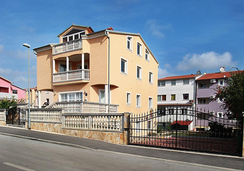 Apartment Vukadin Пула Екстериор снимка